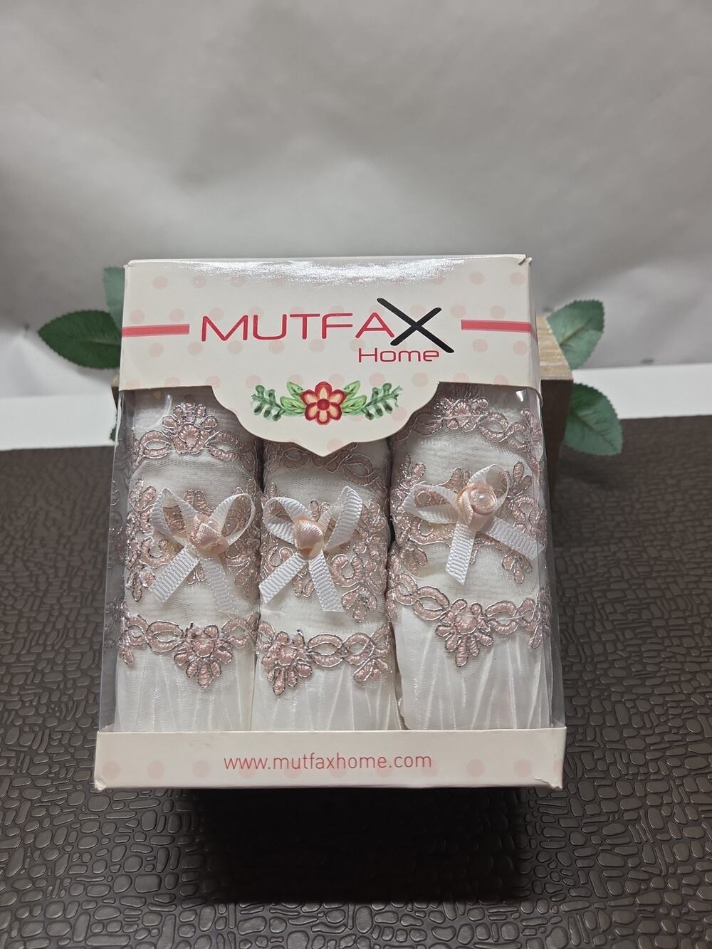 Mutfax Home 3-piece set of Decorative, Embroidered Hand Towel Set In White
